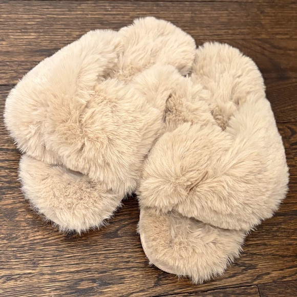 Faux Fur Slipper Bundle Set of 2, Size 5 - 6 - Picture 3 of 12